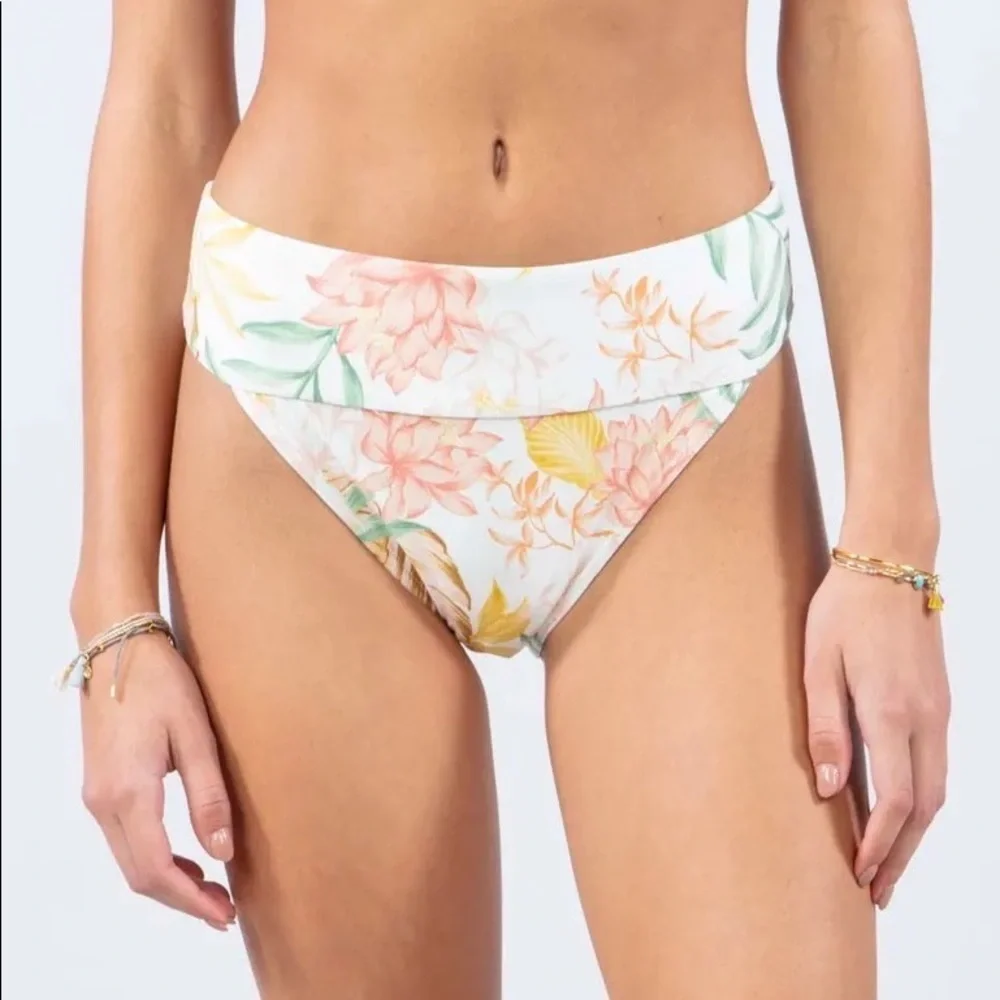 ☀️RIP CURL☀️ CLS SURF ECO XBACK TRI TOP LA BONITA HI WAIST CHEEKY BIKINI…